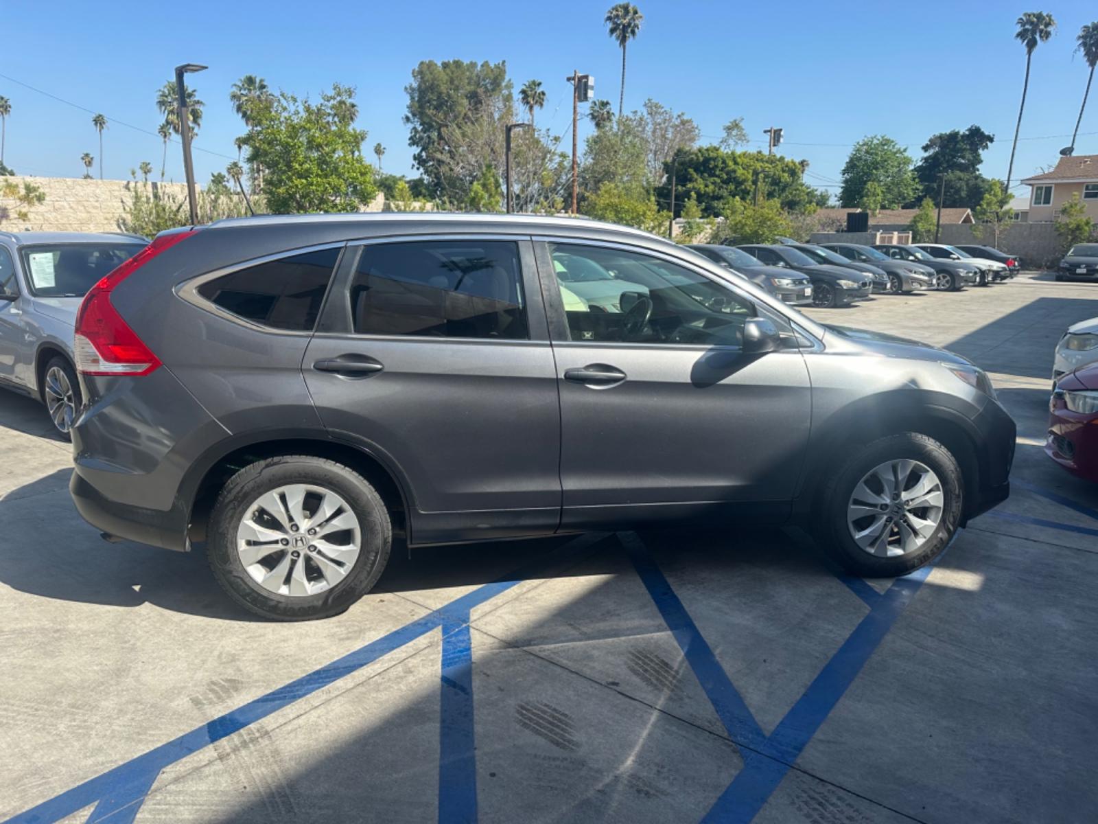 2012 BLUE /GRAY Honda CR-V leather (JHLRM3H70CC) with an 4 CYLINDER engine, Automatic transmission, located at 30 S. Berkeley Avenue, Pasadena, CA, 91107, (626) 248-7567, 34.145447, -118.109398 - Photo #6